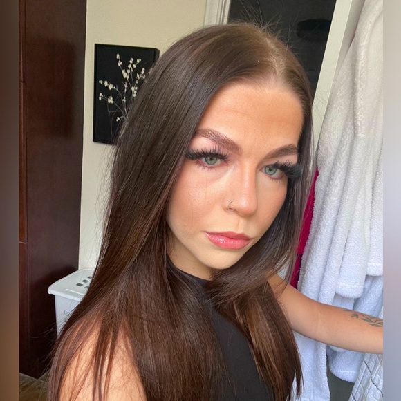 Meet your Posher, Kayla - Picture 1 of 1